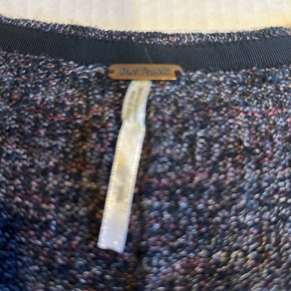 Free People oversized purple black magenta V neck 3 button sweater low high back - Picture 3 of 11